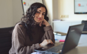 როგორ იწყებენ ქართველი ქალები ახალ კარიერას ტექ-სექტორში ევროკავშირის მხარდაჭერით